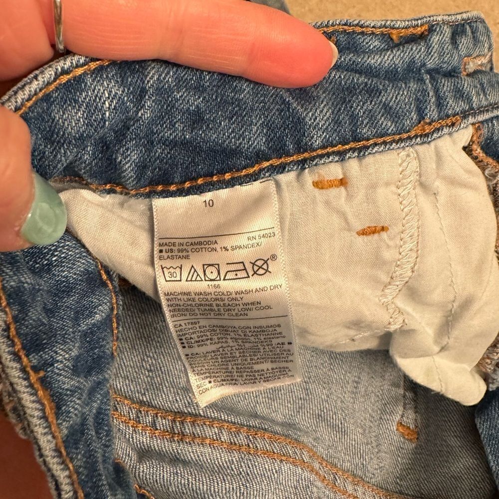 Old Navy High Rise Jean Shorts 10 - Picture 3 of 4